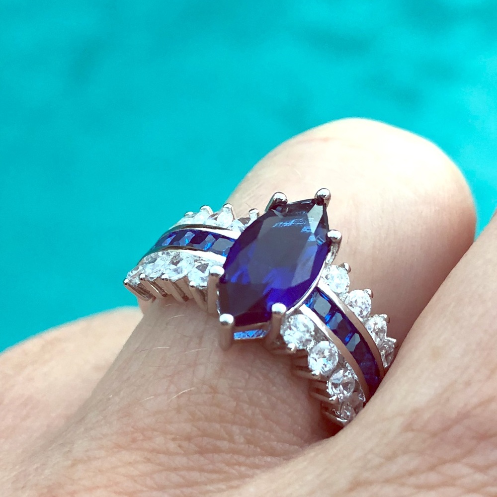 18k white Gold Marquise CZ Ring